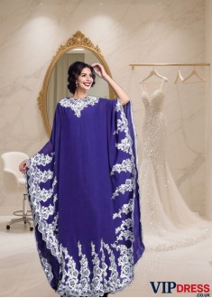 Elegant Chiffon Floor-Length Mother of the Bride Dress with Scoop Neck and Long Sleeves