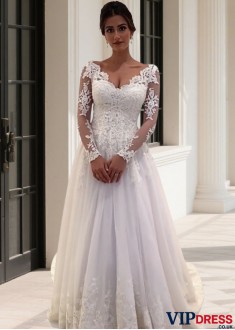 Elegant Lace-Up Back Long Sleeve Tulle Ball Gown Wedding Dress with Court Train