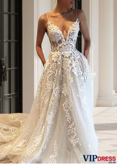 Sleeveless A Line Tulle Wedding Dress