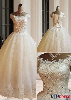 Elegant Plus Size Off-the-Shoulder Tulle Ball Gown with Applique – Sweep Train Formal Dress