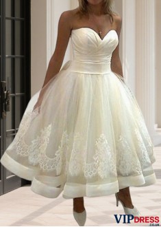 Short Plus Size Sweetheart Tulle Tea-Length Ball Gown with Applique