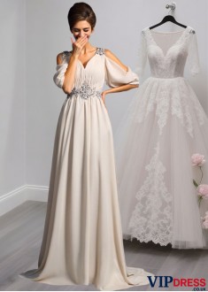 Elegant V-Neck Chiffon Mother of the Bride Dress with Beading and Court Train