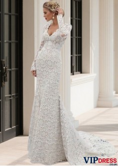 Lace V-Neck Mermaid Wedding Dress with Long Sleeves – Beach Bridal Gown