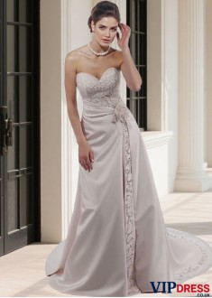Classic Satin Sweetheart A-Line Wedding Dress Sleeveless with Lace Appliques