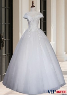 Elegant Scoop Neck Ball Gown Wedding Dress with Short Sleeves