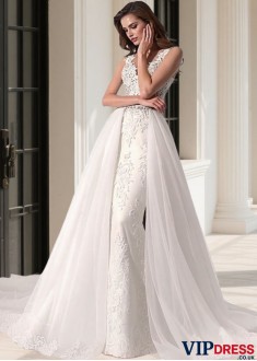 Tulle Jewel Neck 2 in 1 Wedding Dress With Cathedral Train Sleeveless Bridal Gown