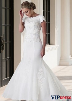 Plus Size Tulle Mermaid Bridal Gown with Bateau Neckline