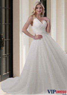Plus Size Tulle Ball Gown Wedding Dress – Sleeveless Bridal Dress