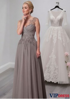 Tulle A-Line Mother of the Bride Dress with Bateau Neck and Appliques