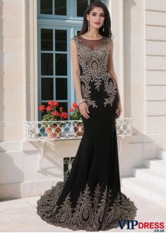 Elegant Black Tulle Mother of the Bride Dress – Scoop Neck Mermaid Gown with Cap Sleeves