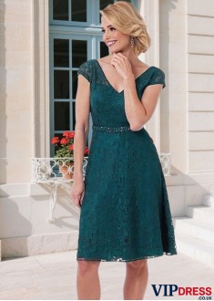 Elegant Lace Mother of the Bride Dress – V-Neck A-Line Knee-Length Gown with Cap Sleeves