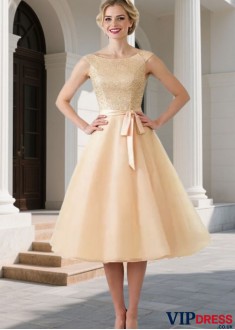 Elegant Bateau Neck Tulle Tea-Length A-Line Bridesmaid Dress