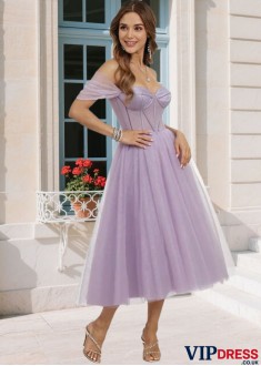 Elegant Off-the-Shoulder A-Line Tulle Prom Dress – Tea-Length Sleeveless Gown with Ruffles