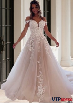 Princess Off-the-Shoulder Tulle Wedding Dress with Lace Appliques